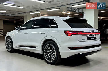 Внедорожник / Кроссовер Audi e-tron 2019 в 