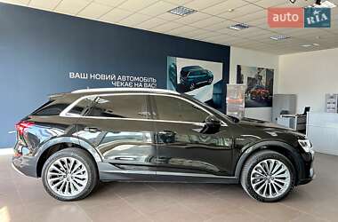 Внедорожник / Кроссовер Audi e-tron 2019 в 