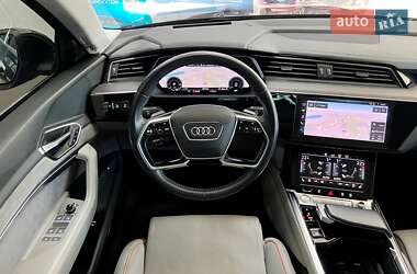 Внедорожник / Кроссовер Audi e-tron 2019 в 