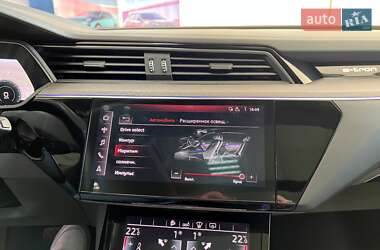 Внедорожник / Кроссовер Audi e-tron 2019 в 