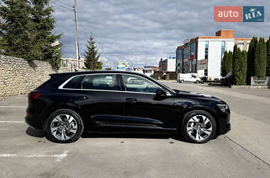Внедорожник / Кроссовер Audi e-tron 2020 в 