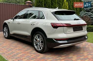 Внедорожник / Кроссовер Audi e-tron 2020 в 