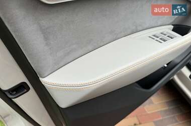 Внедорожник / Кроссовер Audi e-tron 2020 в 