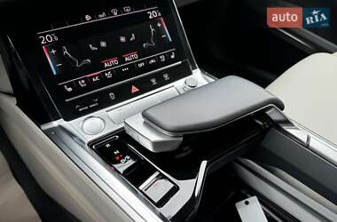 Внедорожник / Кроссовер Audi e-tron 2020 в 