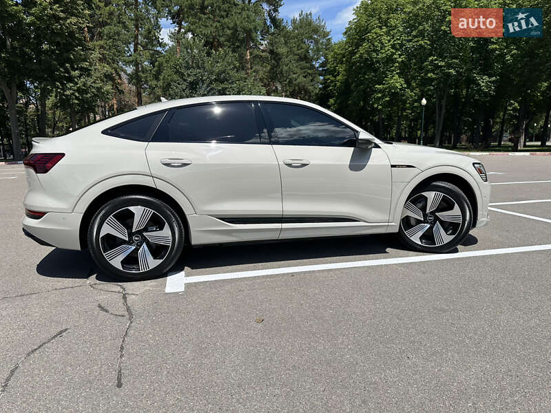Внедорожник / Кроссовер Audi e-tron 2020 в Харькове