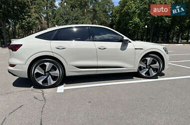 Внедорожник / Кроссовер Audi e-tron 2020 в 