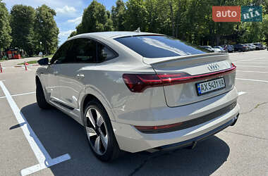 Внедорожник / Кроссовер Audi e-tron 2020 в 