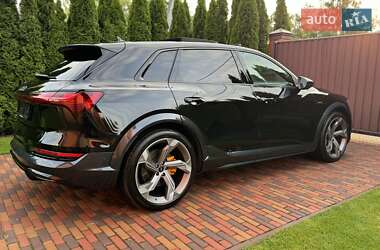 Внедорожник / Кроссовер Audi e-tron 2021 в 