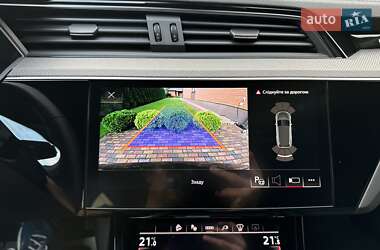 Внедорожник / Кроссовер Audi e-tron 2021 в 