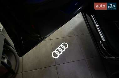Внедорожник / Кроссовер Audi e-tron 2021 в 