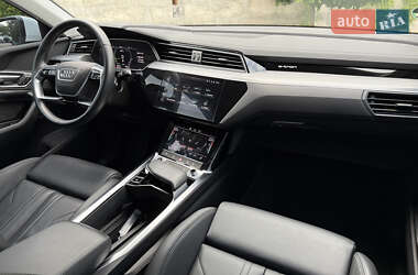 Внедорожник / Кроссовер Audi e-tron 2021 в 