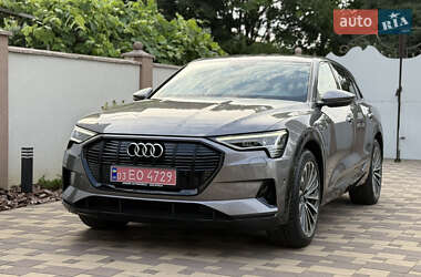 Внедорожник / Кроссовер Audi e-tron 2020 в 
