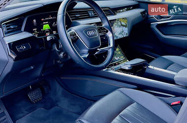 Внедорожник / Кроссовер Audi e-tron 2020 в 