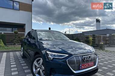 Внедорожник / Кроссовер Audi e-tron 2021 в 
