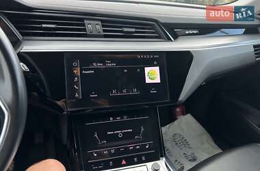 Внедорожник / Кроссовер Audi e-tron 2021 в 