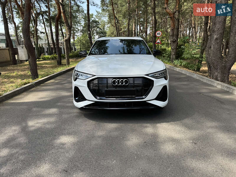 Внедорожник / Кроссовер Audi e-tron 2019 в Днепре