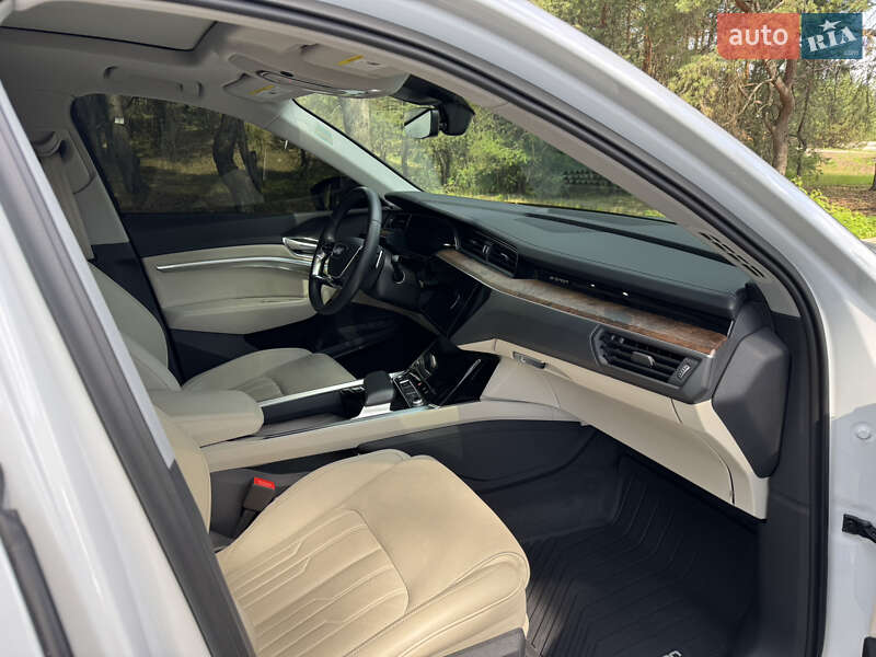 Внедорожник / Кроссовер Audi e-tron 2019 в Днепре