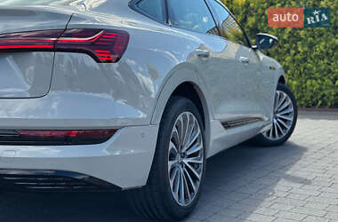 Позашляховик / Кросовер Audi e-tron 2020 в 