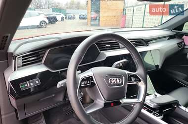 Внедорожник / Кроссовер Audi e-tron 2020 в 