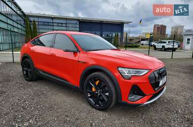 Внедорожник / Кроссовер Audi e-tron 2020 в 
