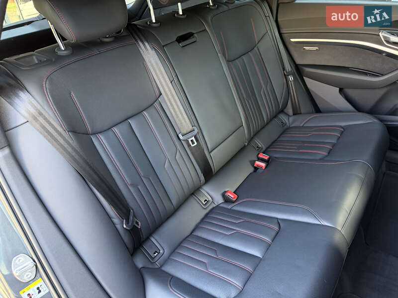 Внедорожник / Кроссовер Audi e-tron 2022 в Мукачево