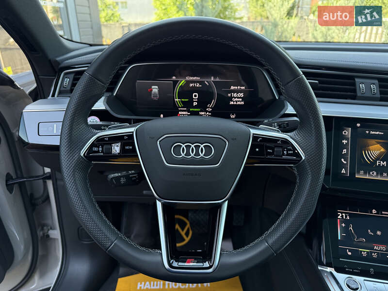 Внедорожник / Кроссовер Audi e-tron 2022 в Мукачево