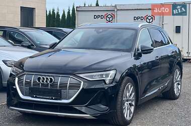 Внедорожник / Кроссовер Audi e-tron 2021 в 
