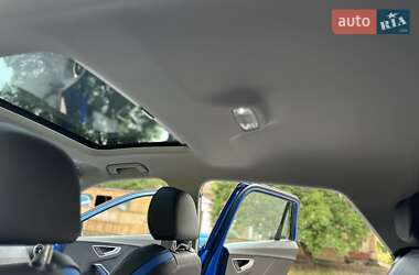 Позашляховик / Кросовер Audi e-tron 2021 в 