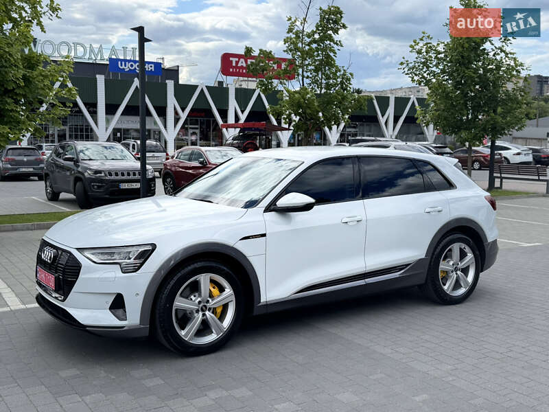 Внедорожник / Кроссовер Audi e-tron 2023 в Хмельницком
