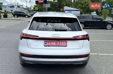 Позашляховик / Кросовер Audi e-tron 2023 в 