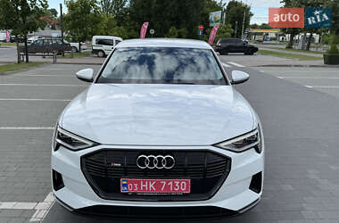 Позашляховик / Кросовер Audi e-tron 2023 в 