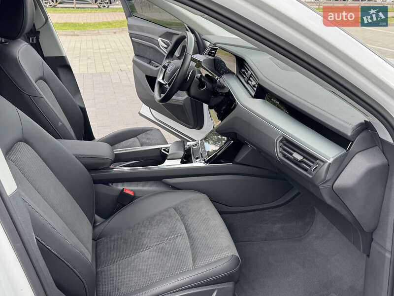 Внедорожник / Кроссовер Audi e-tron 2023 в Хмельницком