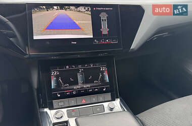 Позашляховик / Кросовер Audi e-tron 2023 в 