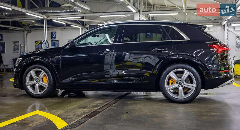 Внедорожник / Кроссовер Audi e-tron 2023 в Черновцах