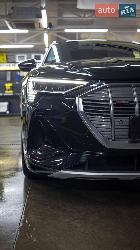 Внедорожник / Кроссовер Audi e-tron 2023 в Черновцах