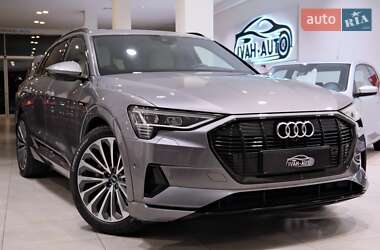 Внедорожник / Кроссовер Audi e-tron 2020 в 