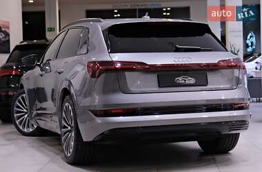 Внедорожник / Кроссовер Audi e-tron 2020 в 