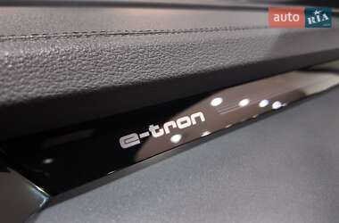 Внедорожник / Кроссовер Audi e-tron 2020 в 