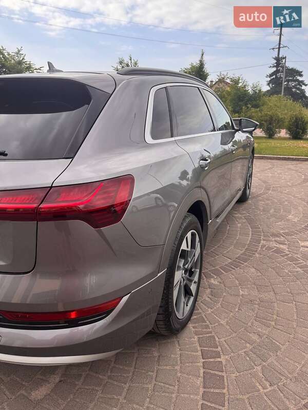 Внедорожник / Кроссовер Audi e-tron 2019 в Львове
