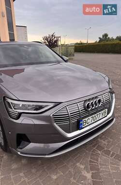 Внедорожник / Кроссовер Audi e-tron 2019 в 