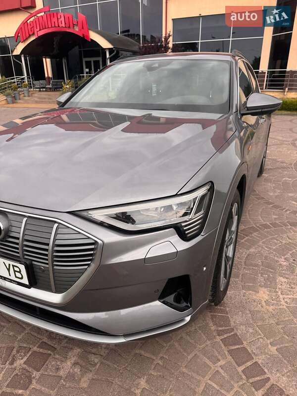 Внедорожник / Кроссовер Audi e-tron 2019 в Львове