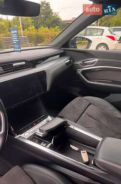 Внедорожник / Кроссовер Audi e-tron 2019 в 