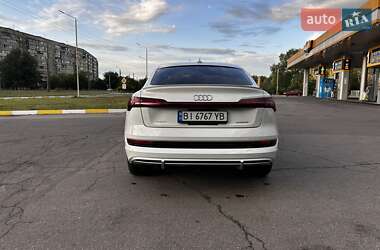 Внедорожник / Кроссовер Audi e-tron 2020 в 