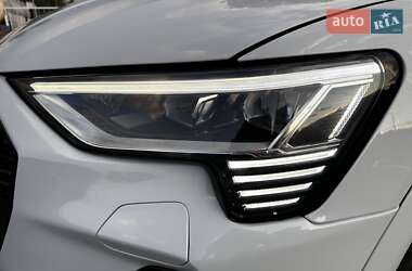 Внедорожник / Кроссовер Audi e-tron 2020 в 