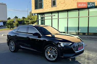 Внедорожник / Кроссовер Audi e-tron 2023 в 