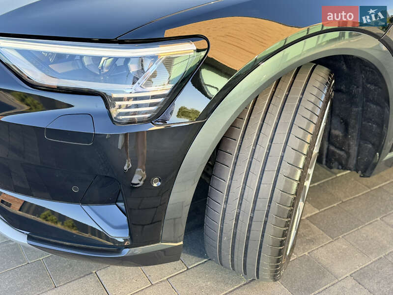 Внедорожник / Кроссовер Audi e-tron 2023 в Хмельницком