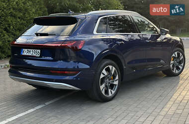 Внедорожник / Кроссовер Audi e-tron 2020 в 