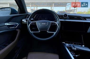 Внедорожник / Кроссовер Audi e-tron 2019 в 