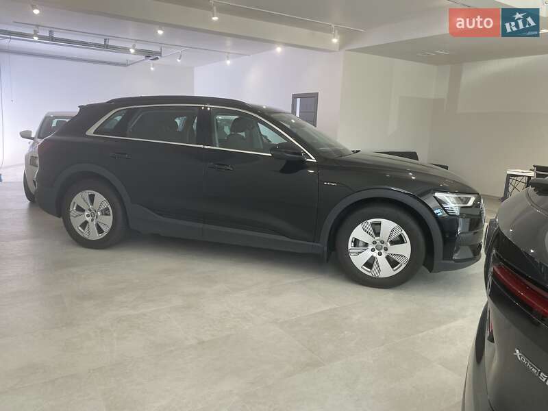 Внедорожник / Кроссовер Audi e-tron 2020 в Ирпене