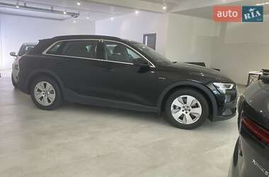 Внедорожник / Кроссовер Audi e-tron 2020 в 